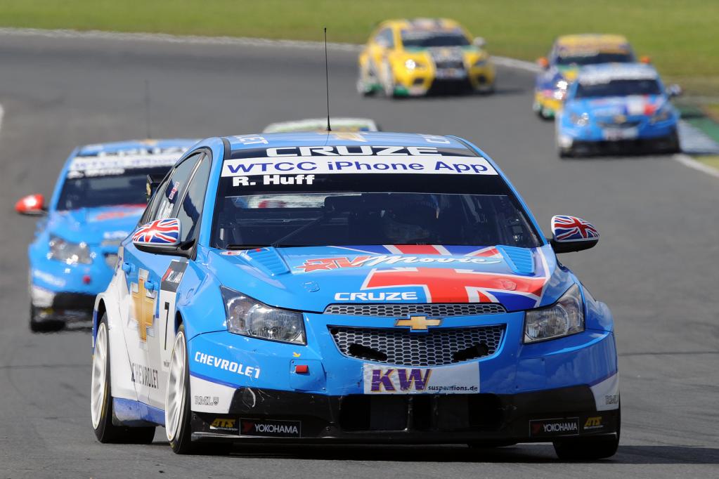 Menu fährt für Chevrolet ersten Sieg in Oschersleben ein