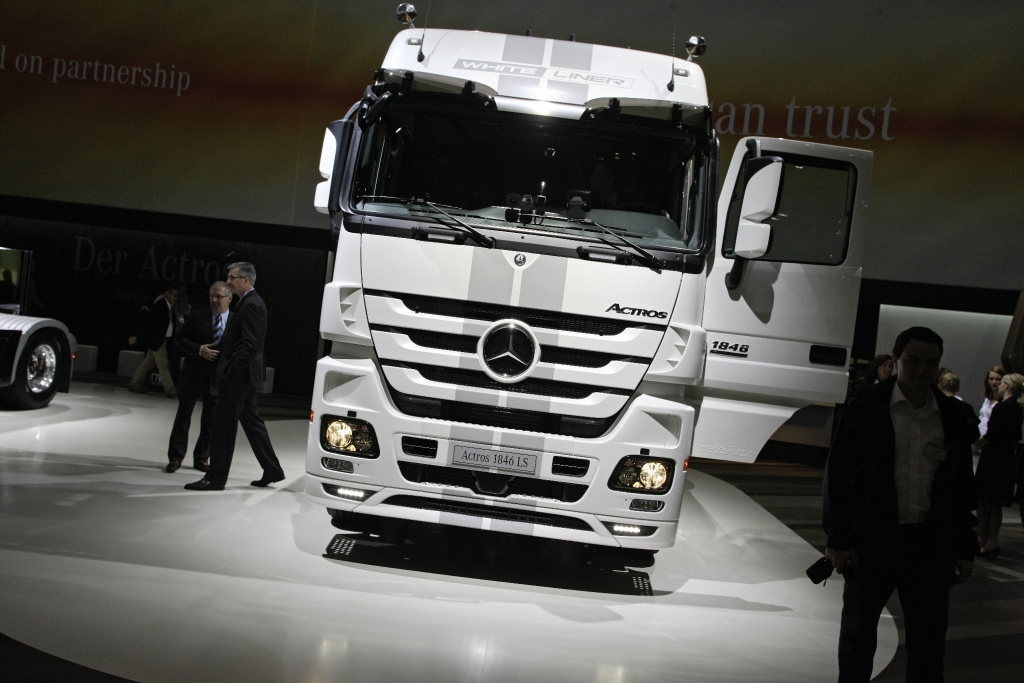 Mercedes-Benz Actros White Liner.