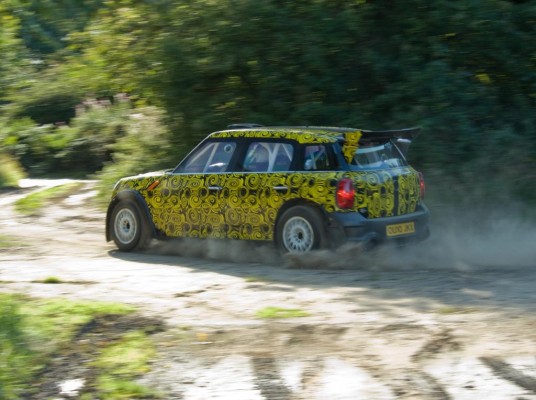 Mini Countryman WRC absolviert erste Testfahrt