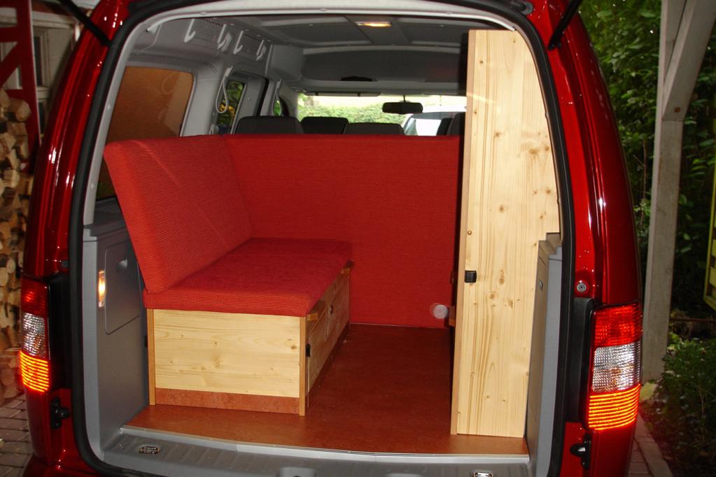 Mit den Möbeln verwandelt sich der Caddy im Handumdrehen in ein Reisemobil. 