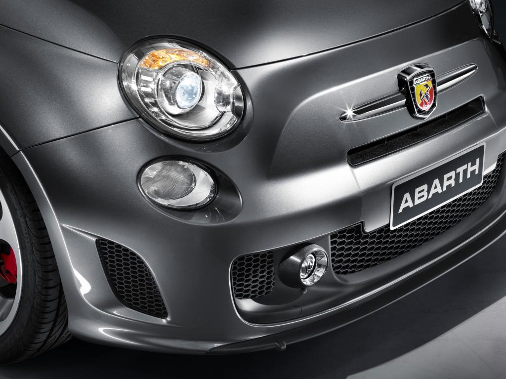 Paris 2010: Abarth stellt neue Performance-Kits vor
