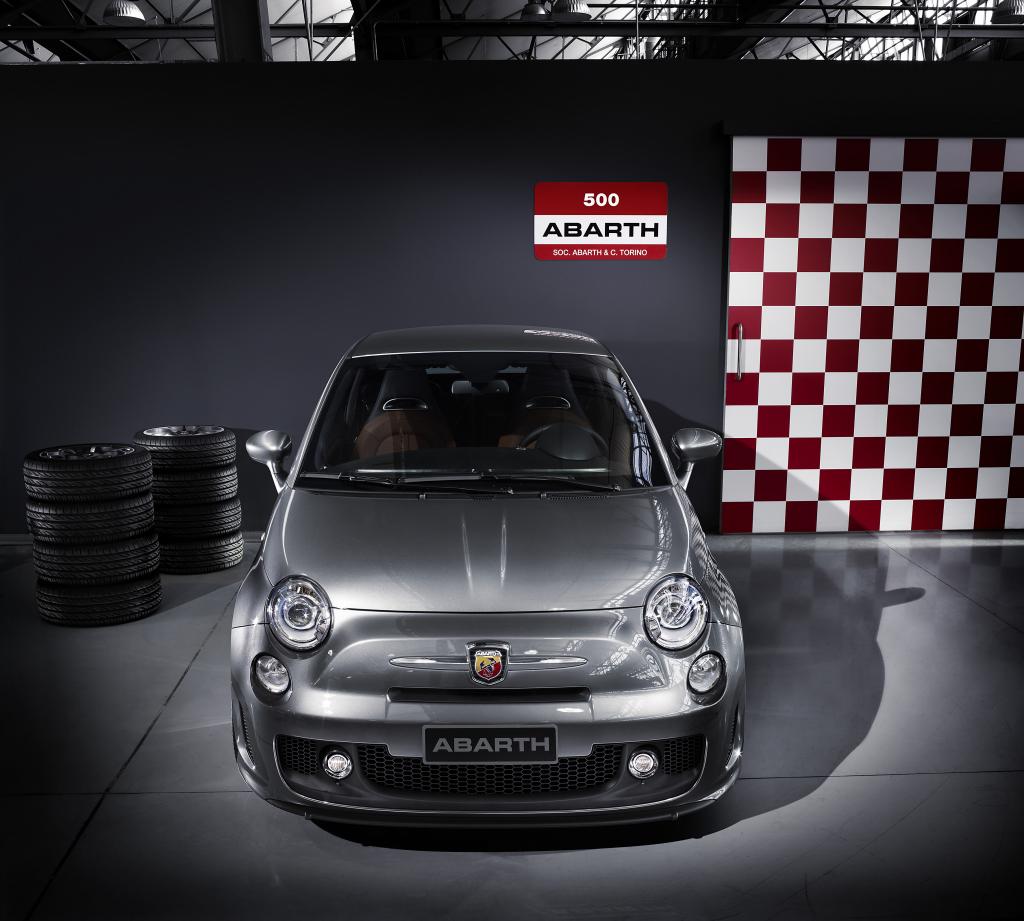 Paris 2010: Abarth stellt neue Performance-Kits vor