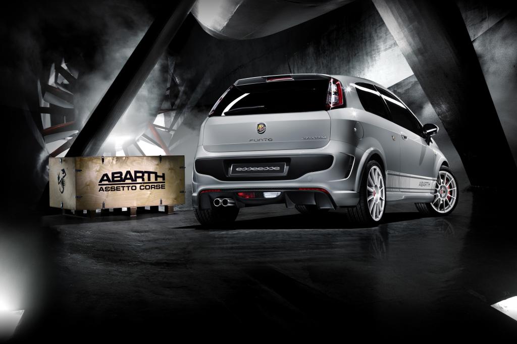 Paris 2010: Abarth stellt neue Performance-Kits vor