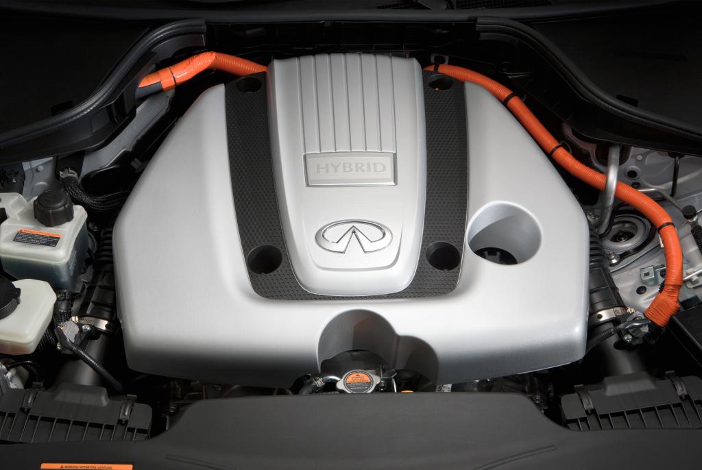 Paris 2010: Infiniti zeigt Hybridmodell M35h