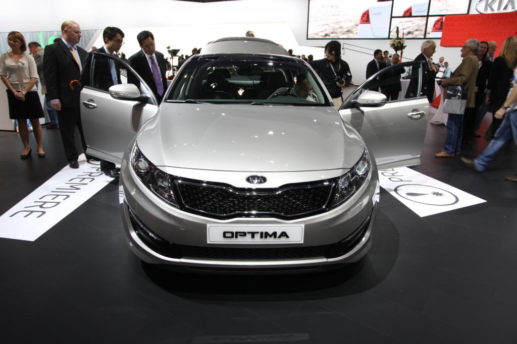 Paris 2010: Kia stellt Optima und Pop vor