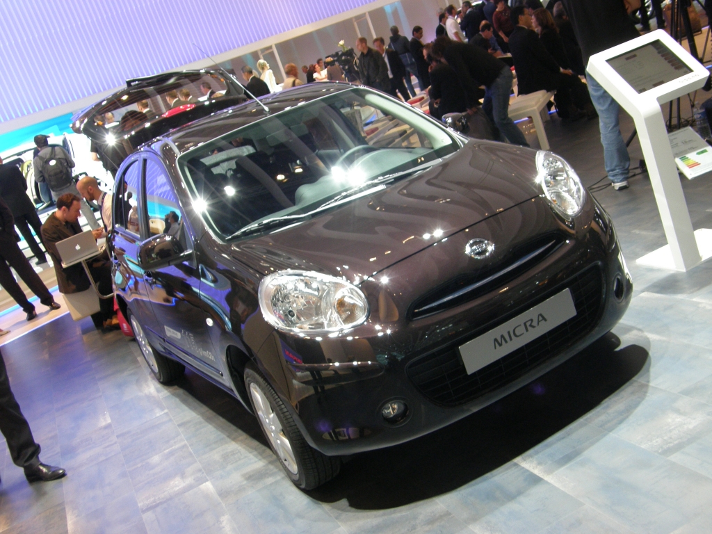 Paris 2010 - Kleinwagen: Abarth/Fiat, Chevrolet, Mini, Nissan, Mitsubishi