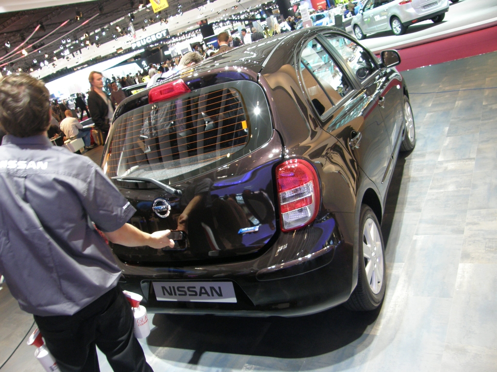 Paris 2010 - Kleinwagen: Abarth/Fiat, Chevrolet, Mini, Nissan, Mitsubishi