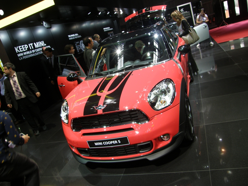 Paris 2010 - Kleinwagen: Abarth/Fiat, Chevrolet, Mini, Nissan, Mitsubishi