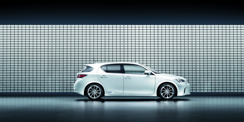 Paris 2010: Lexus zeigt Serienversion des CT 200h