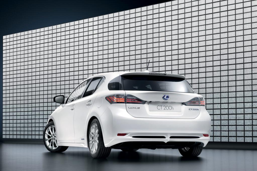 Paris 2010: Lexus zeigt Serienversion des CT 200h