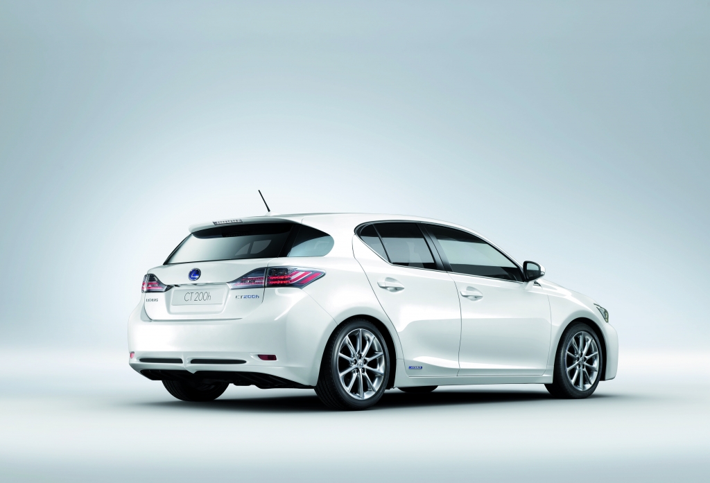 Paris 2010: Lexus zeigt Serienversion des CT 200h