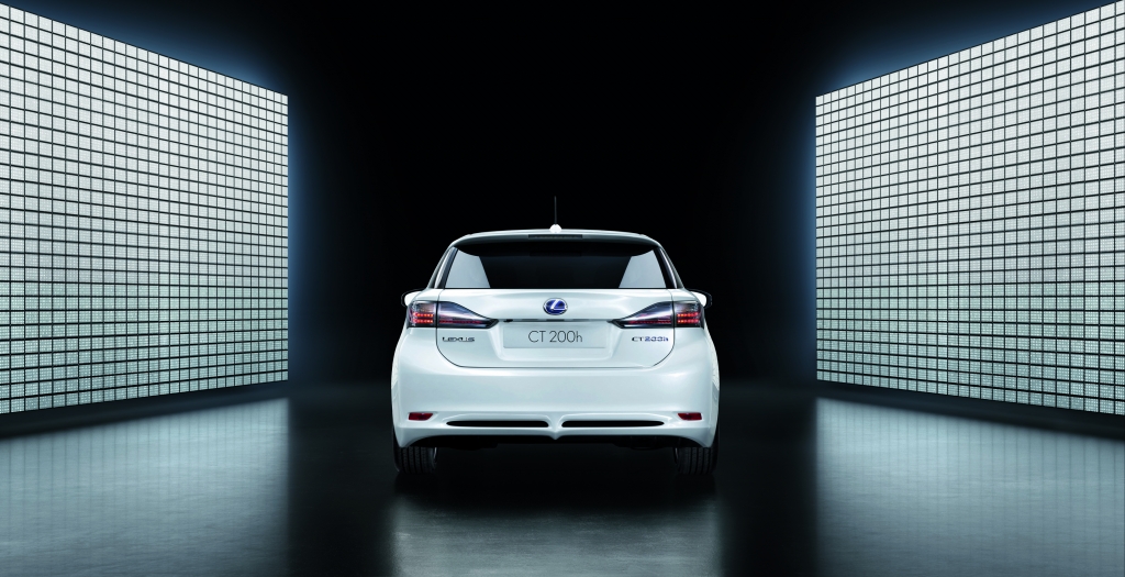 Paris 2010: Lexus zeigt Serienversion des CT 200h