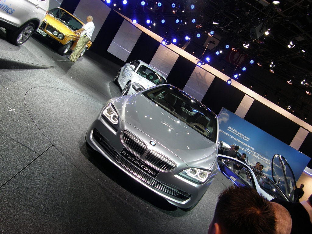 Paris 2010 - Oberklasse: Audi, BMW, Hyundai, Infiniti