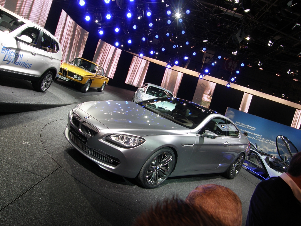 Paris 2010 - Oberklasse: Audi, BMW, Hyundai, Infiniti