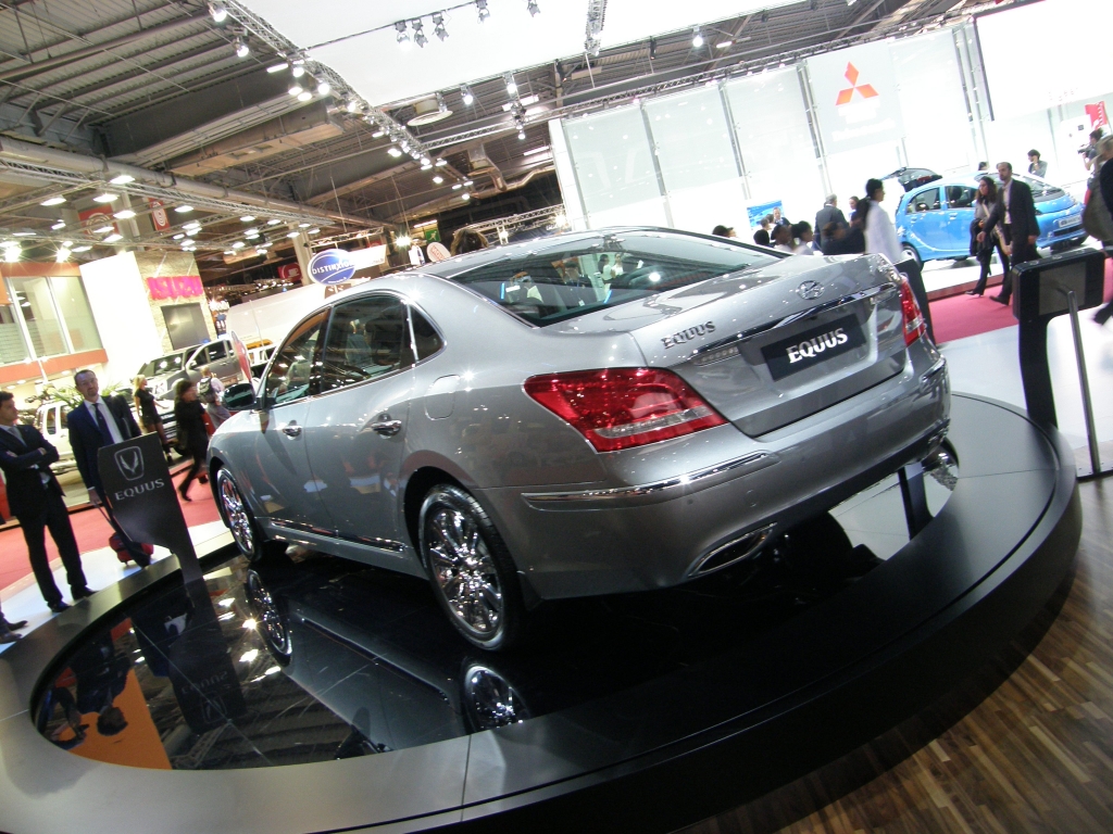Paris 2010 - Oberklasse: Audi, BMW, Hyundai, Infiniti