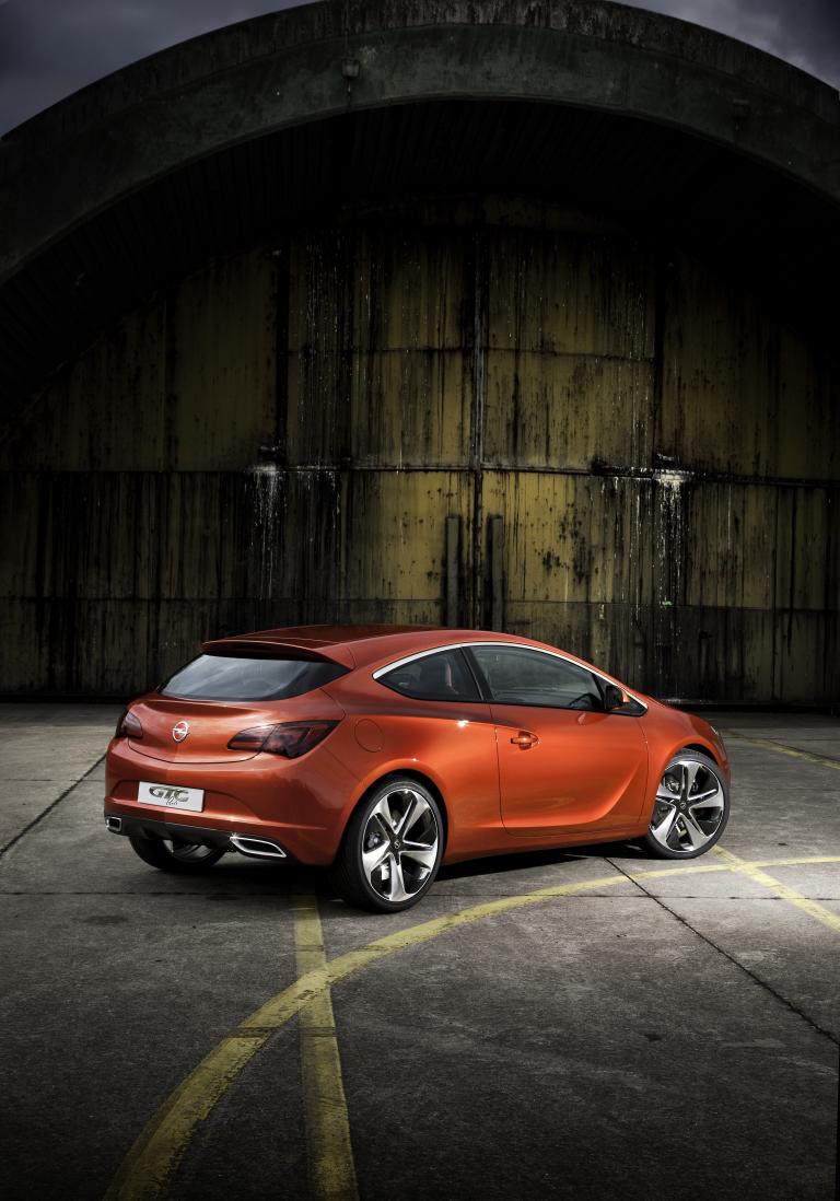 Paris 2010: Opel GTC Paris leistet 290 PS