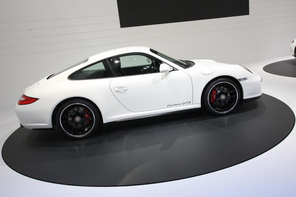 Paris 2010: Porsche 911 als GTS und als Speedster