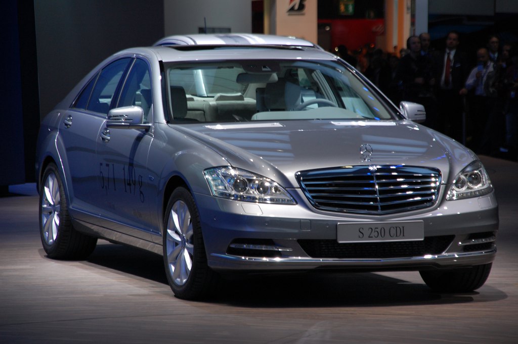 Paris 2010 - Sportwagen & Luxusmodelle: Bentley, Maserati, Mercedes, Morgan, Lotus, Porsche