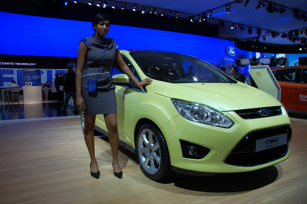 Paris 2010 - Van, SUV & Studien: Peugeot, Opel, Hyundai, Rover, Seat