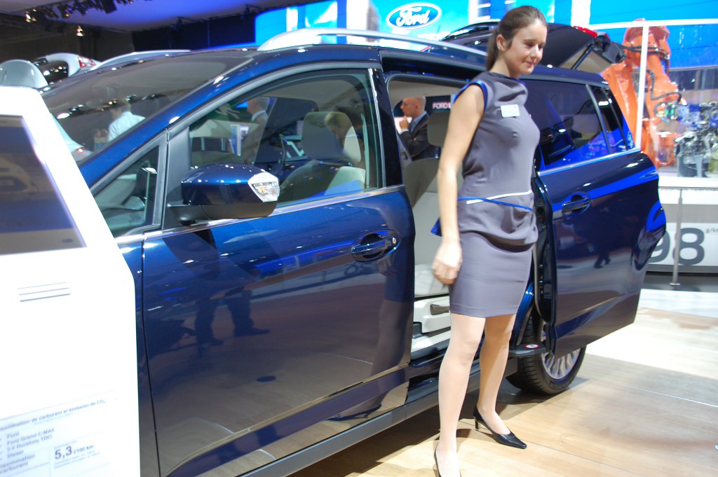 Paris 2010 - Van, SUV & Studien: Peugeot, Opel, Hyundai, Rover, Seat