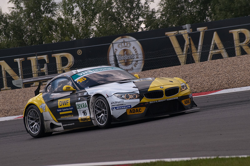 Perfektes Doppel für Matzke und Wirth am Nürburgring Titelkampf im ADAC GT Masters bleibt bis zum Finale offen