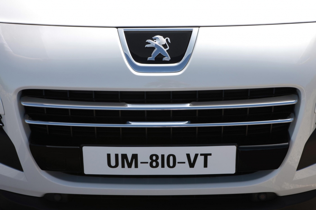 Peugeot 3008 Hybrid4 kommt mit 3,8 Litern Diesel aus