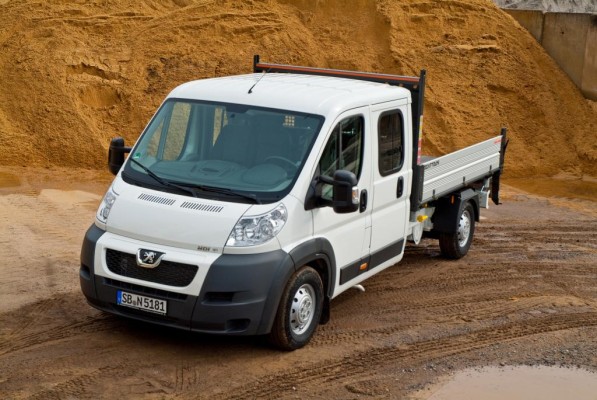 Peugeot bietet Boxer Bison 3-Seiten-Kipper jetzt ab Werk an