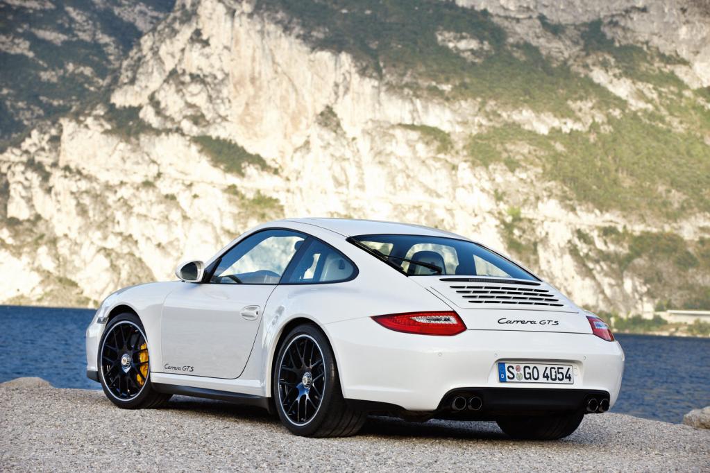 Porsche mit neuer 911-Variante 