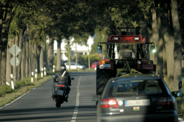 Ratgeber Motorrad: Vorsicht im Herbst 