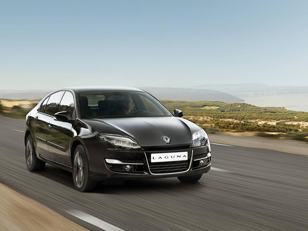 Renault Laguna.