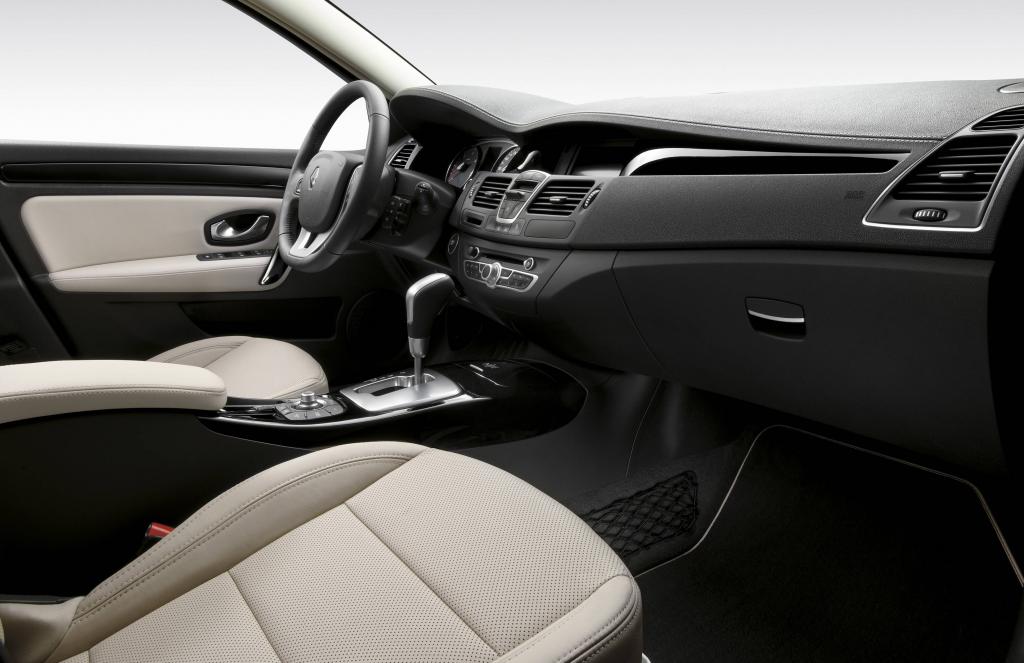 Renault Laguna.