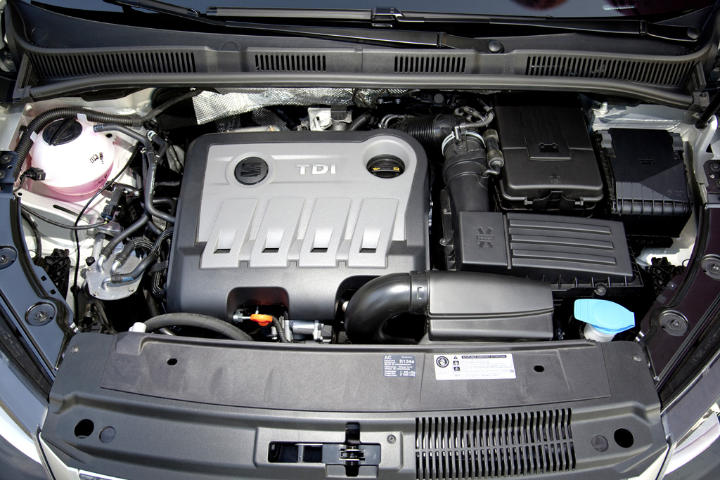 Seat Alhambra: Blick unter die Motorhaube, alles sind Ecomotive-Vierzylinder. 