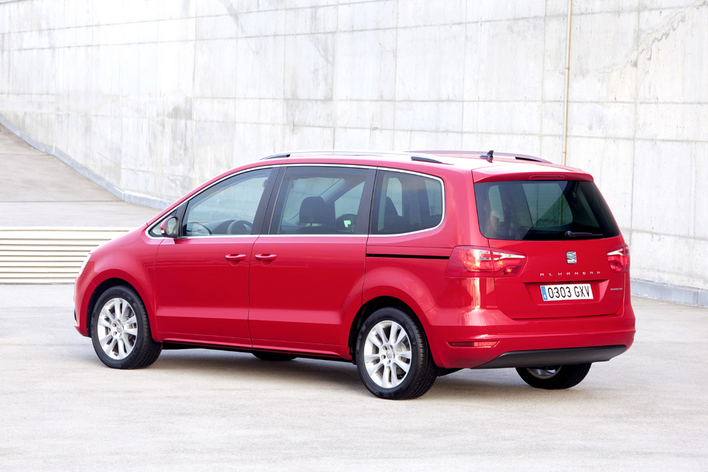 Seat Alhambra: Die Großraum-Limousine hat in der Länge und in der Breite zugelegt. 