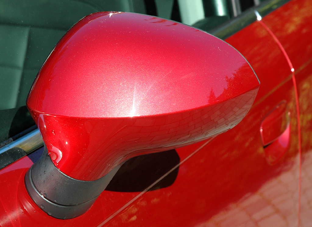Seat Exeo: Blick auf den Außenspiegel auf der Fahrerseite. 