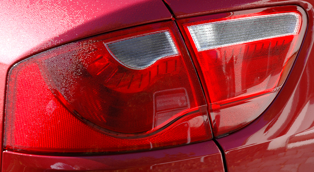 Seat Exeo: Moderne Leuchteinheit hinten mit LED-Rücklicht. 