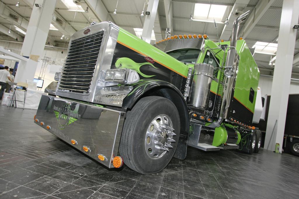 Sonderschau: US-Trucks auf der IAA Nutzfahrzeuge 2010.