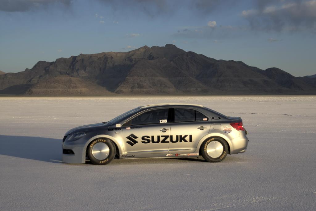 Suzuki Kizashi stellt Geschwindigkeitsrekord auf