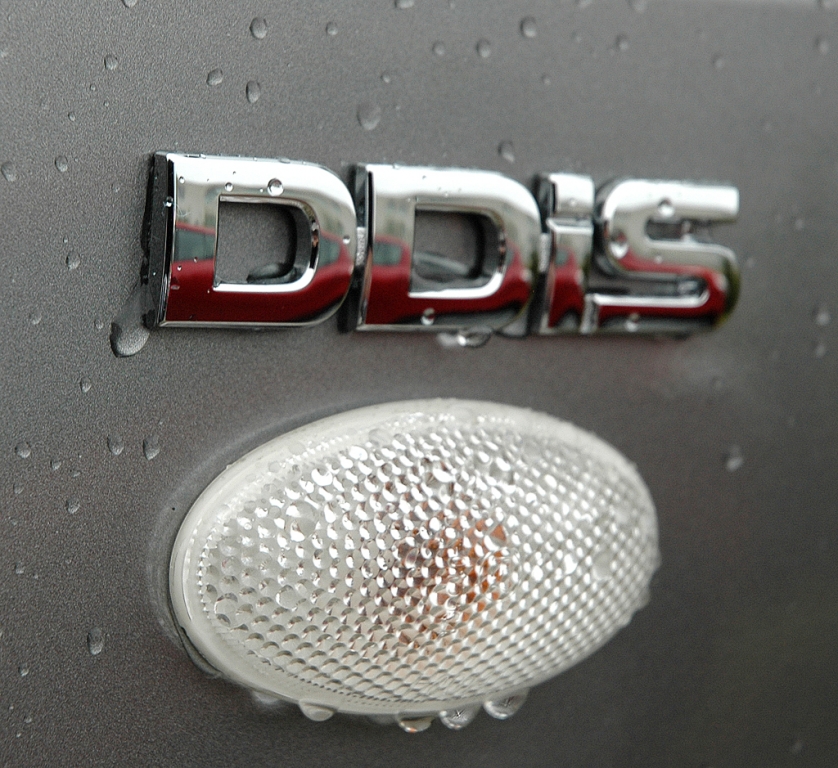 Suzuki Swift: DDiS steht für den 1,3-Liter-Common-Rail-Diesel.