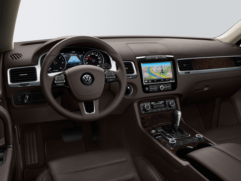 Test - VW Touareg Hybrid vs. Lexus RX 450h