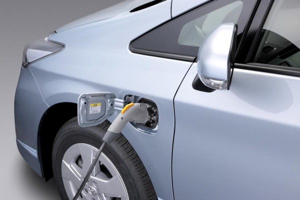 Toyota liefert Hybrid- und Elektromobil-Technik an Daihatsu - Kleinwagen
