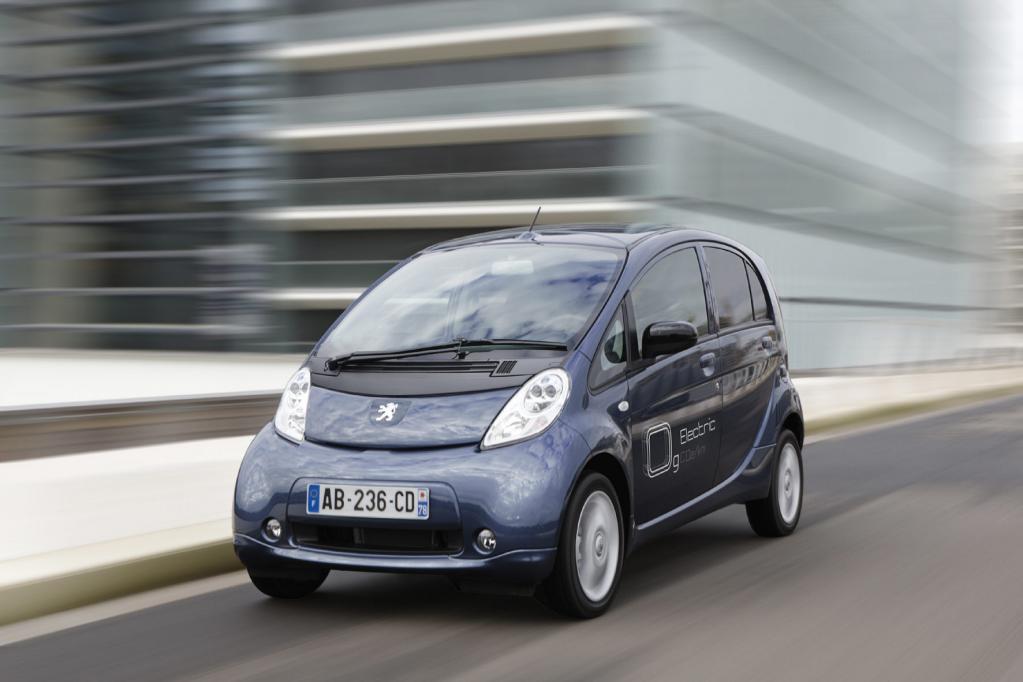 Umfrage: Jeder Zehnte will Elektroauto kaufen 