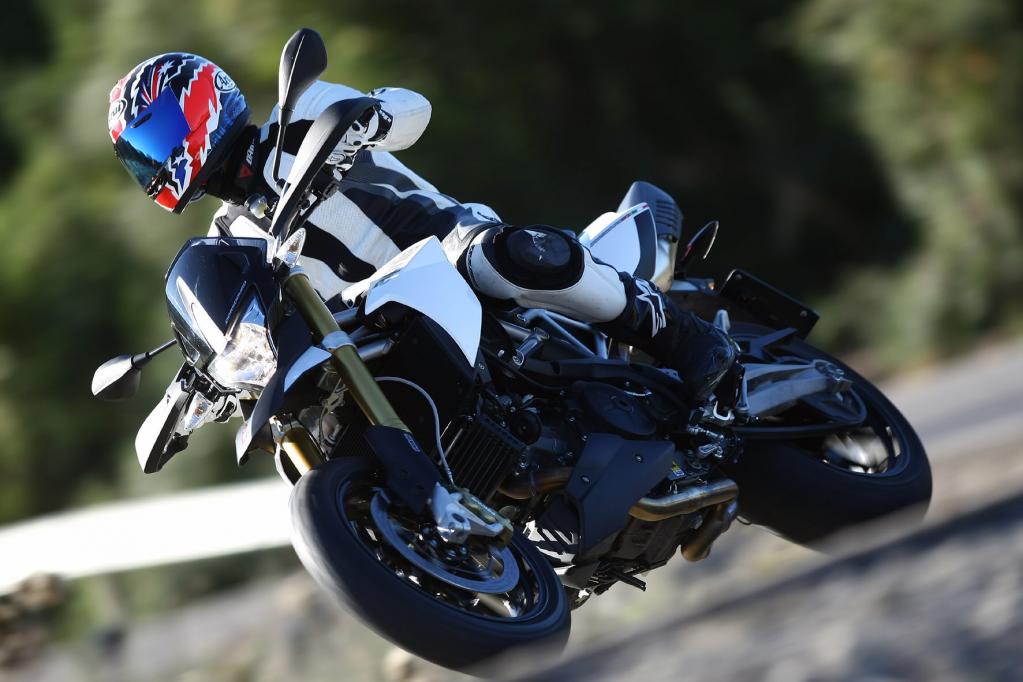 Aprilia Dorsoduro 1200: Erwachsener Fahrspaß 