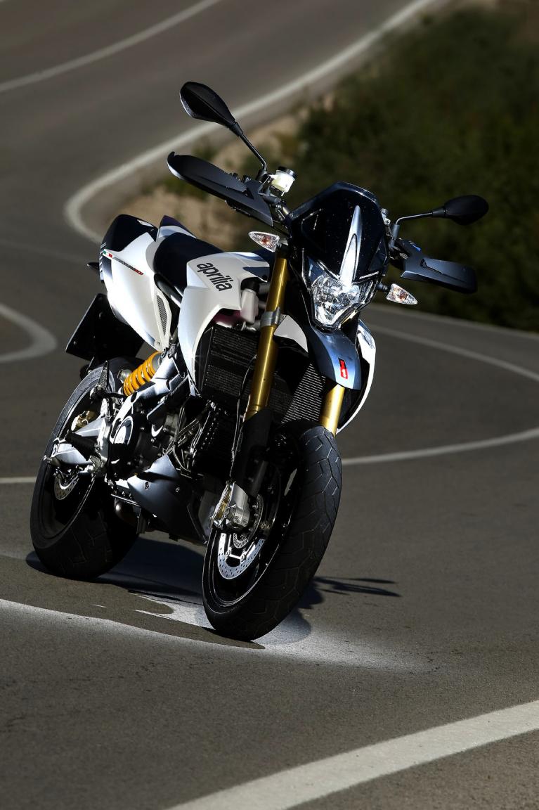 Aprilia Dorsoduro 1200: Erwachsener Fahrspaß 