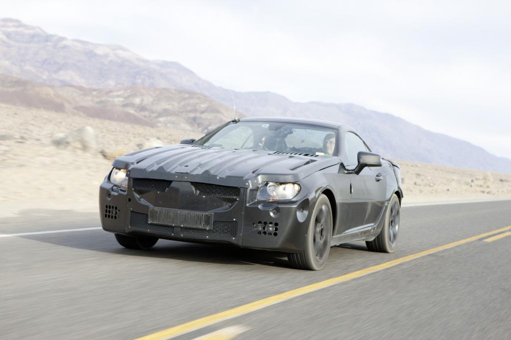 Auf Testfahrt im Tal des Todes: Der SLK mit Magic-Sky-Dach