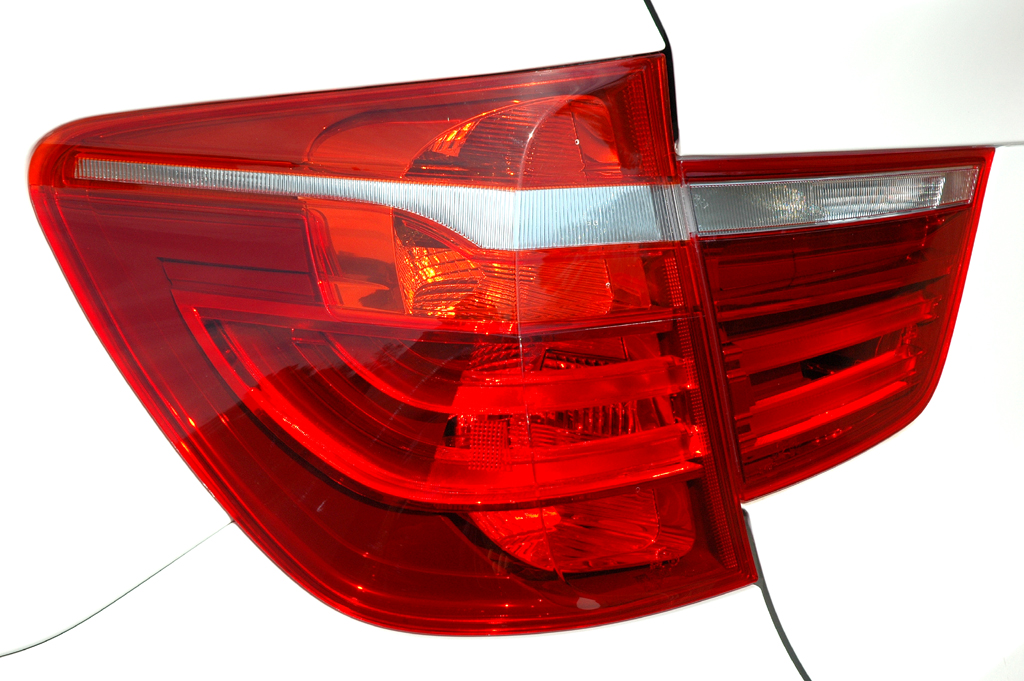 BMW X3: Moderne Leuchteinheit hinten. 