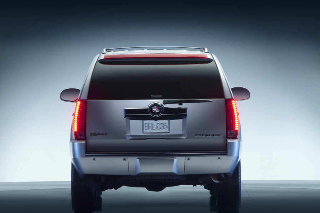 Cadillac Escalade Hybrid: Nischen-Riese 