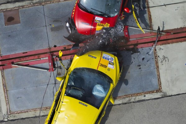 Crashtest - Simulation mit Defiziten