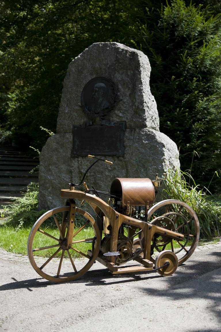 Daimler Reitwagen von 1885.