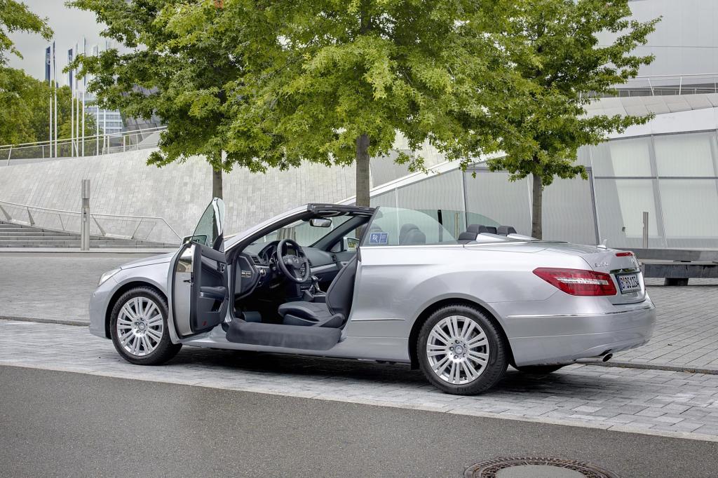 Das E-Klasse Cabrio von Mercedes kann zum Fahrzeug für Fahrer mit Behinderungen umbgebaut werden
