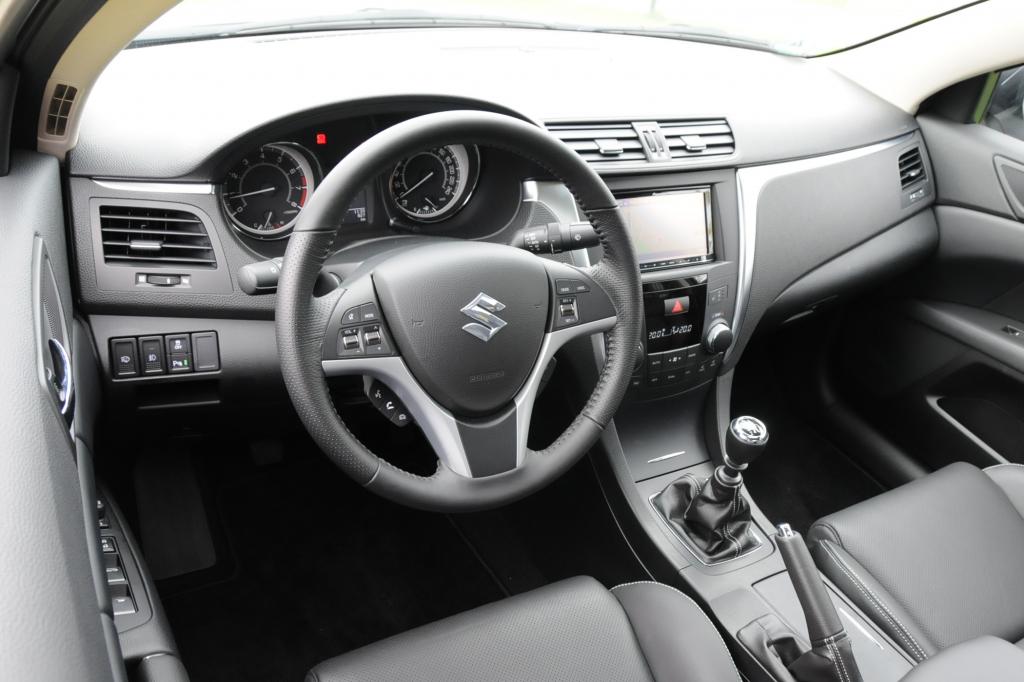 Das Interieur des Kizashi ist hochwertig verarbeitet